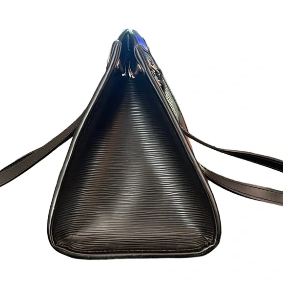 LOUIS VUITTON Madeleine PM Epi Leather Black Shoulder Bag Handbag Purse